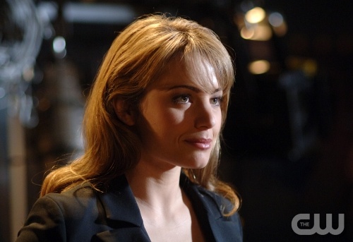 TheCW Staffel1-7Pics_243.jpg - SMALLLVILLE"Fanatic" (Episode #510)Image #SM510-0534Pictured: Erica Durance as Lois LaneCredit: © The WB/Sergei Bachlakov